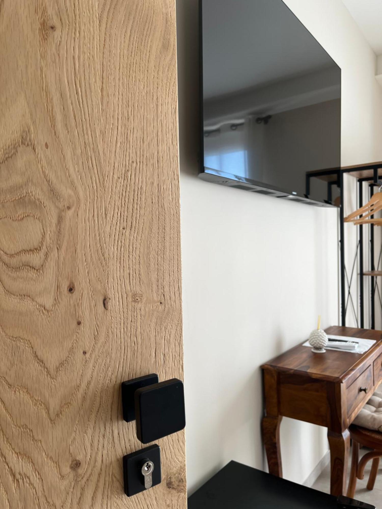 Seta Luxury Apartment Roseto Degli Abruzzi Exterior photo