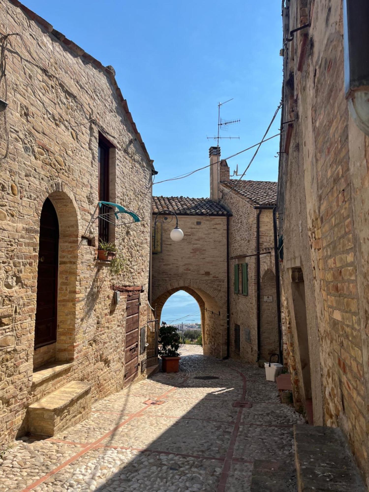 Seta Luxury Apartment Roseto Degli Abruzzi Exterior photo